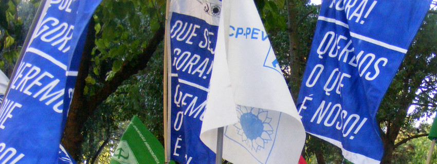 Exigimos do Poder Central Uma Escola Secundária na Charneca de Caparica